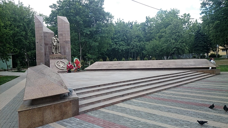 Изготовление гранитных памятников воинам